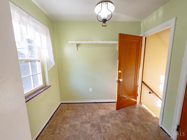 5923 Beacraft Avenue, Cincinnati, OH 45213