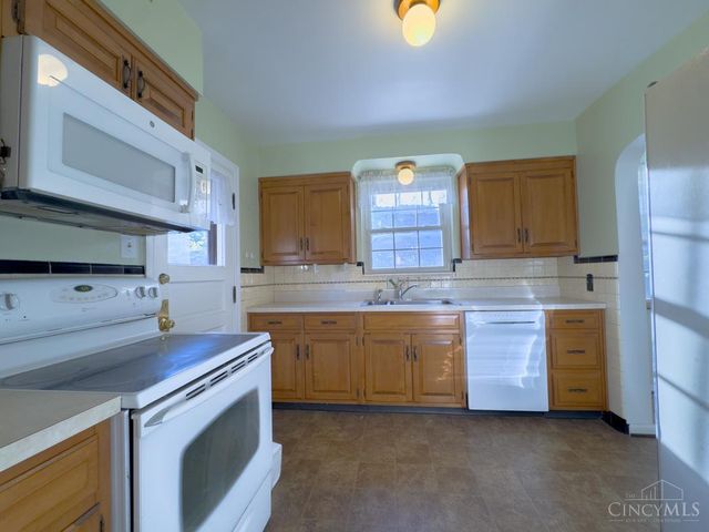 5923 Beacraft Avenue, Cincinnati, OH 45213