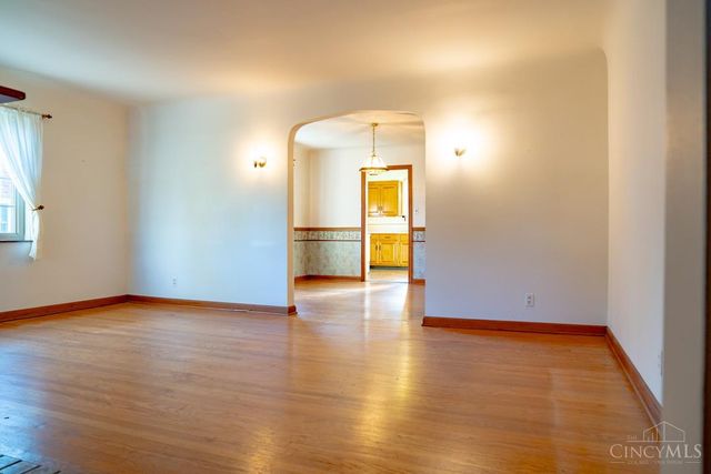 5923 Beacraft Avenue, Cincinnati, OH 45213