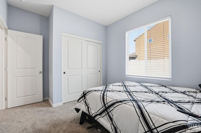 7812 Strawberry Lane, Bakersfield, CA 93313