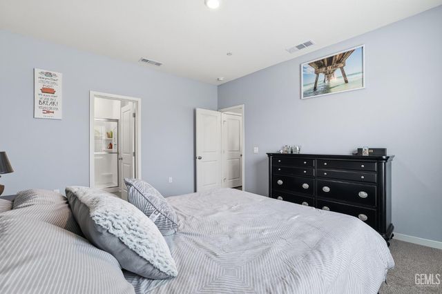 7812 Strawberry Lane, Bakersfield, CA 93313