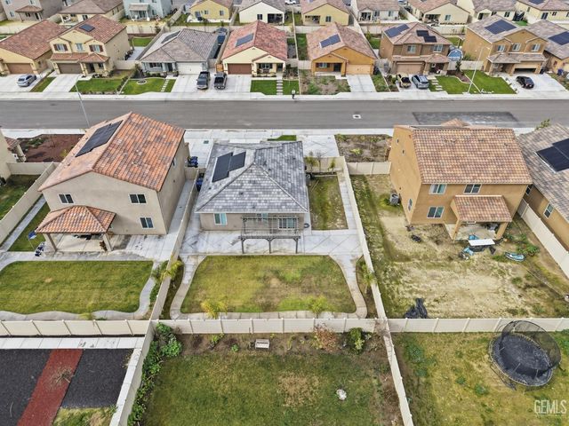 7812 Strawberry Lane, Bakersfield, CA 93313