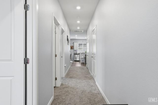 7812 Strawberry Lane, Bakersfield, CA 93313