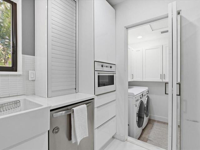 2860 Monroe Street, Hollywood, FL 33020