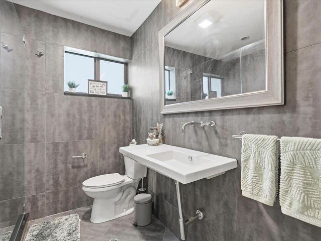 2860 Monroe Street, Hollywood, FL 33020