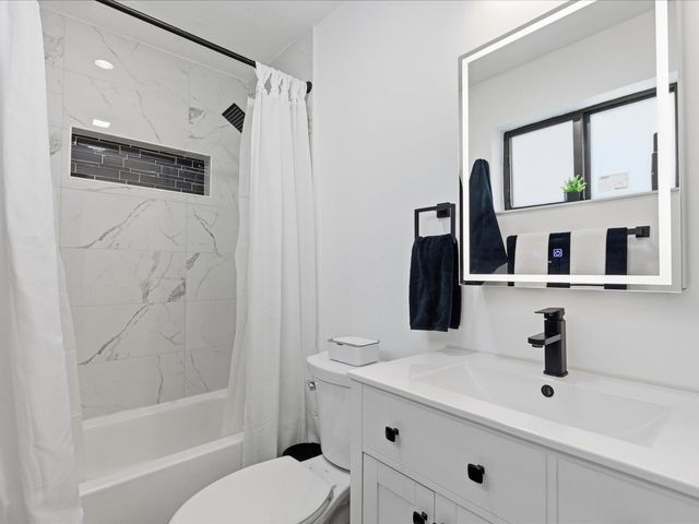 2860 Monroe Street, Hollywood, FL 33020