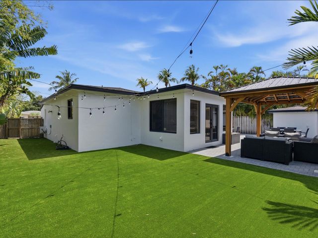 2860 Monroe Street, Hollywood, FL 33020