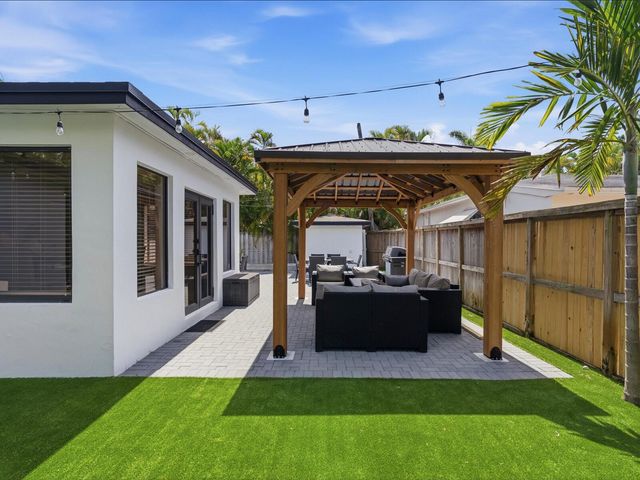 2860 Monroe Street, Hollywood, FL 33020