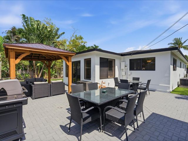 2860 Monroe Street, Hollywood, FL 33020