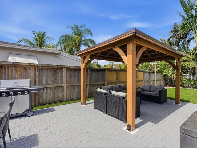 2860 Monroe Street, Hollywood, FL 33020