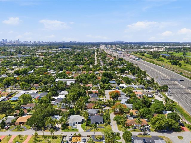 2860 Monroe Street, Hollywood, FL 33020