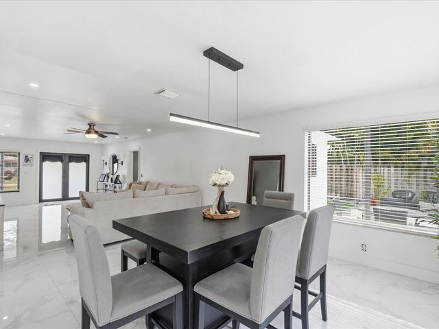 2860 Monroe Street, Hollywood, FL 33020