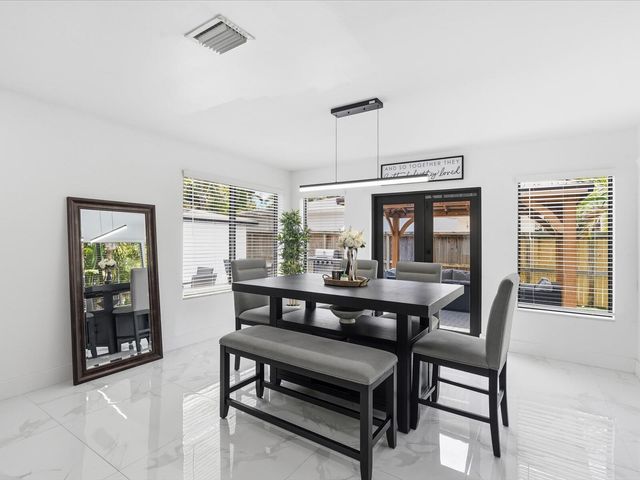 2860 Monroe Street, Hollywood, FL 33020