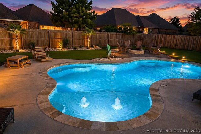 2102 E 132nd Street S, Bixby, OK 74008