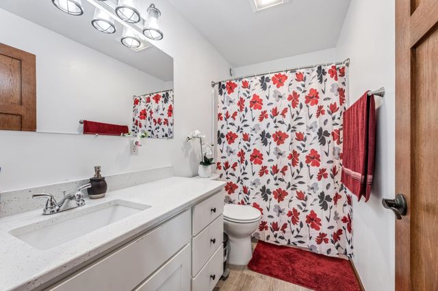 809 24th Avenue NW, Austin, MN 55912