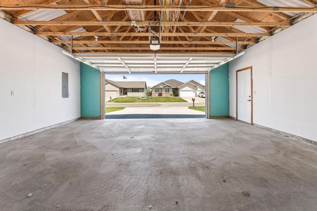 809 24th Avenue NW, Austin, MN 55912