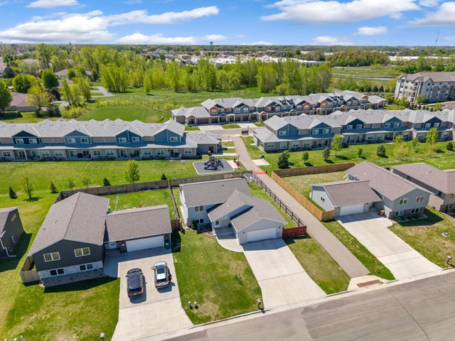 809 24th Avenue NW, Austin, MN 55912