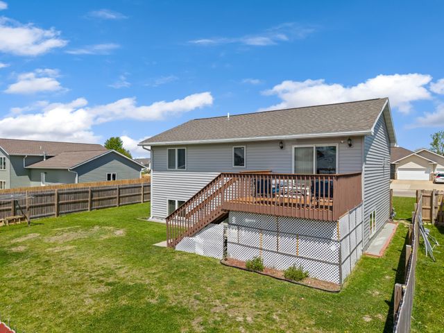 809 24th Avenue NW, Austin, MN 55912