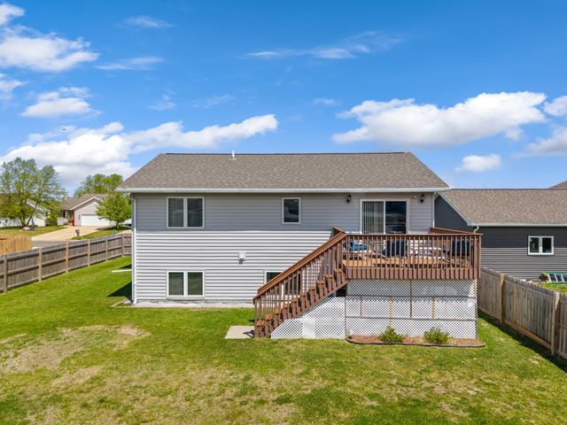 809 24th Avenue NW, Austin, MN 55912