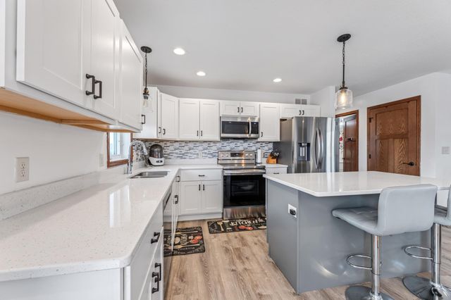 809 24th Avenue NW, Austin, MN 55912