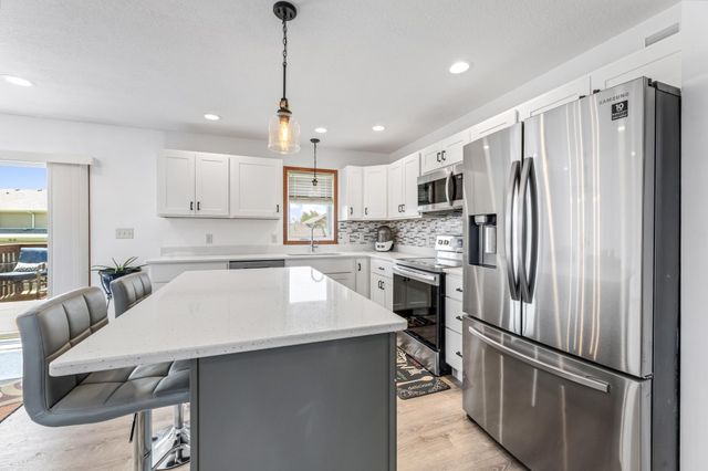 809 24th Avenue NW, Austin, MN 55912
