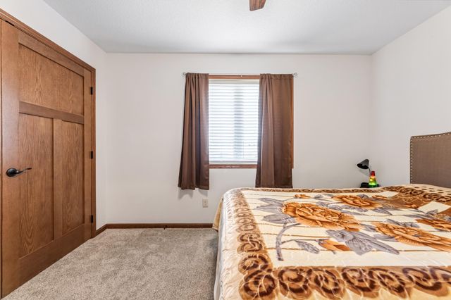 809 24th Avenue NW, Austin, MN 55912
