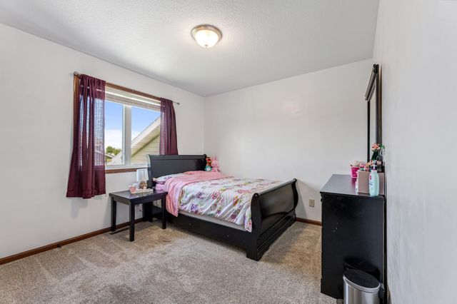 809 24th Avenue NW, Austin, MN 55912