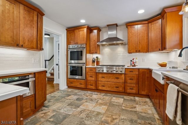 1 Briarcliff Rd, Morris Plains Boro, NJ 07950