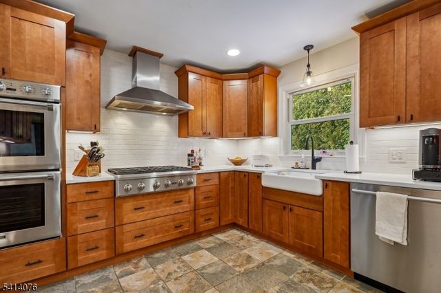 1 Briarcliff Rd, Morris Plains Boro, NJ 07950