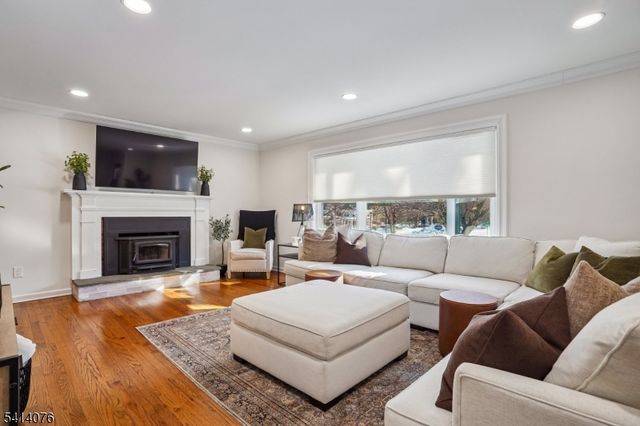 1 Briarcliff Rd, Morris Plains Boro, NJ 07950