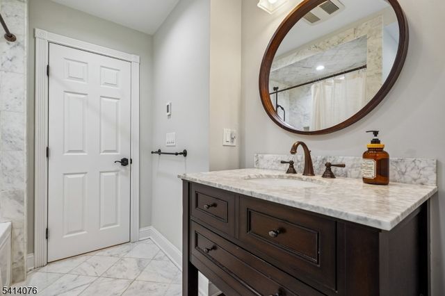 1 Briarcliff Rd, Morris Plains Boro, NJ 07950