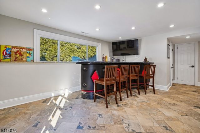 1 Briarcliff Rd, Morris Plains Boro, NJ 07950