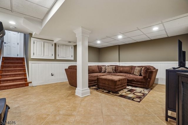 1 Briarcliff Rd, Morris Plains Boro, NJ 07950