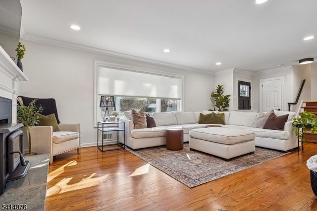 1 Briarcliff Rd, Morris Plains Boro, NJ 07950