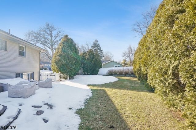 1 Briarcliff Rd, Morris Plains Boro, NJ 07950