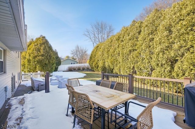 1 Briarcliff Rd, Morris Plains Boro, NJ 07950