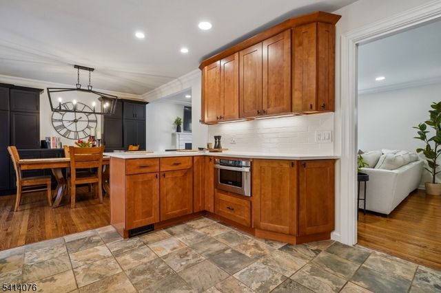 1 Briarcliff Rd, Morris Plains Boro, NJ 07950