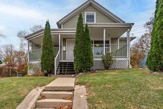 643 Wing Street, Elgin, IL 60123