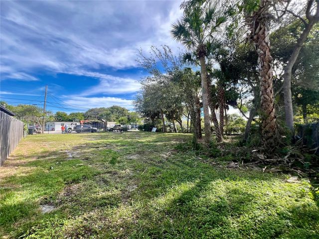 633 NW 14th Ter, Fort Lauderdale, FL 33311