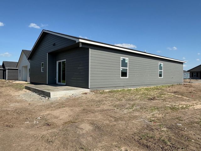 9217 E Creed St, Wichita, KS 67210