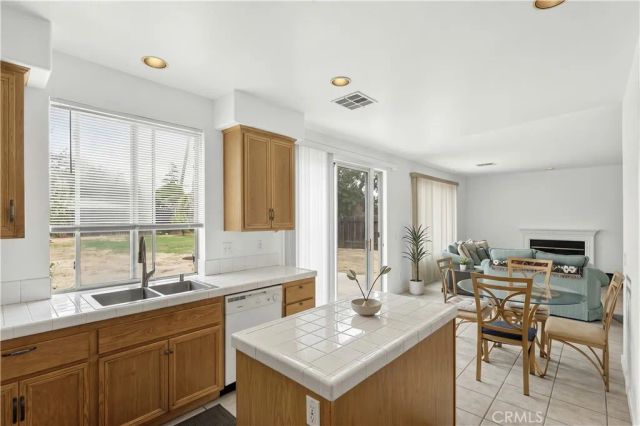 8200 Crebs, Reseda, CA 91335
