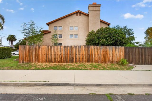 8200 Crebs, Reseda, CA 91335