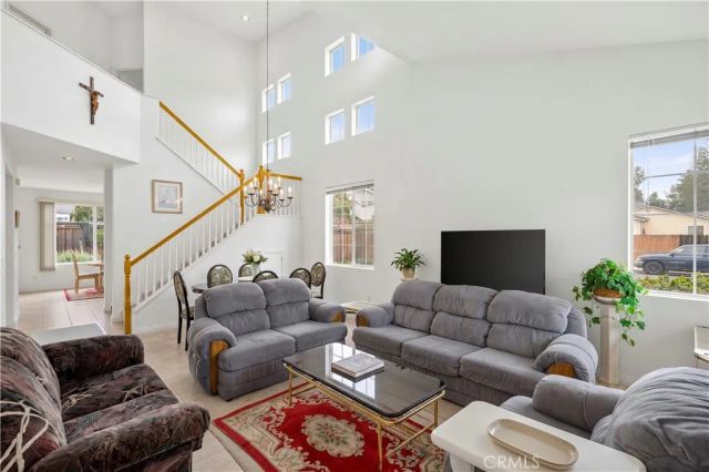 8200 Crebs, Reseda, CA 91335
