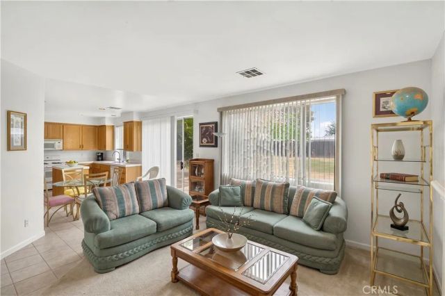 8200 Crebs, Reseda, CA 91335