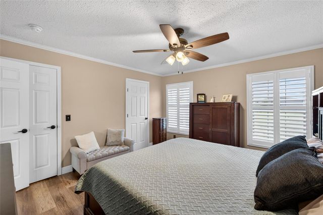 10039 STERLING AVENUE, Dade City, FL 33525