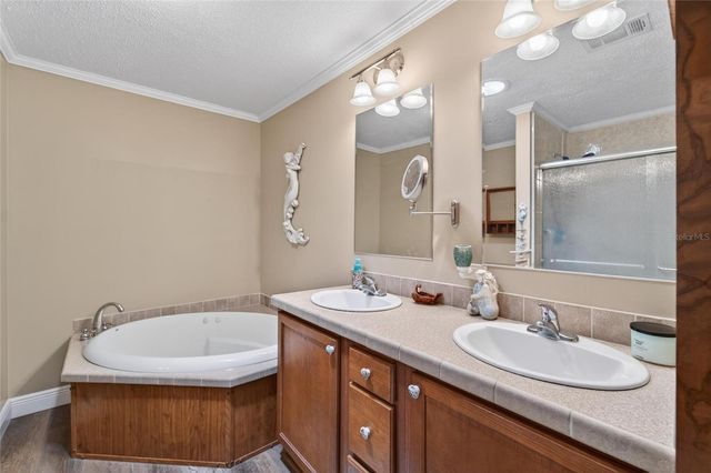 10039 STERLING AVENUE, Dade City, FL 33525