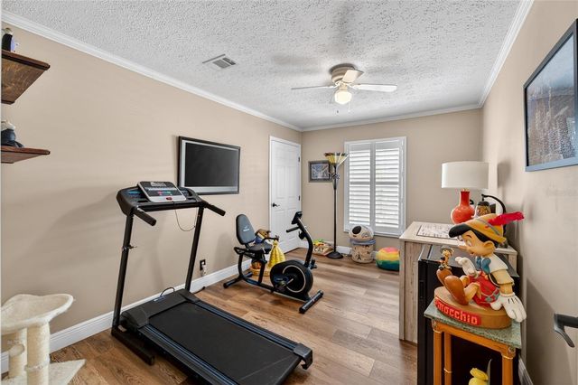 10039 STERLING AVENUE, Dade City, FL 33525