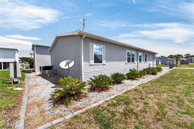 10039 STERLING AVENUE, Dade City, FL 33525