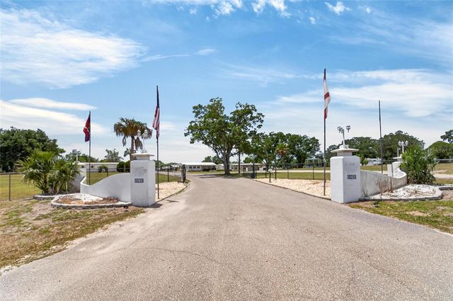 10039 STERLING AVENUE, Dade City, FL 33525