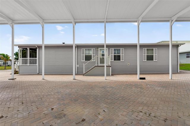 10039 STERLING AVENUE, Dade City, FL 33525